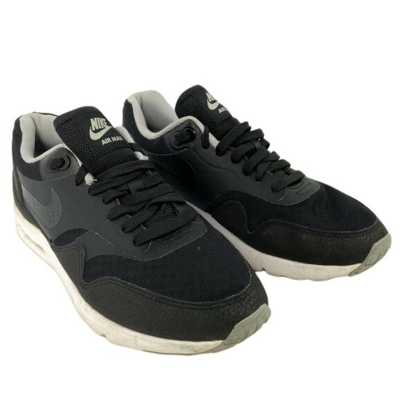 NIKE Air Max‎ 1 Ultra Essentials Runnings Shoes Size 7.5 Black Fitness Cushioned - Picture 1 of 10